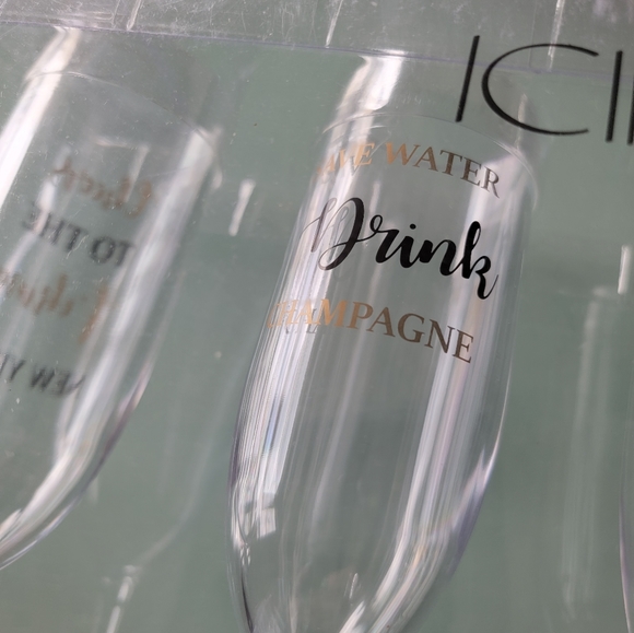 Icing. New years champagne glass flute set of 4 - Picture 6 of 7